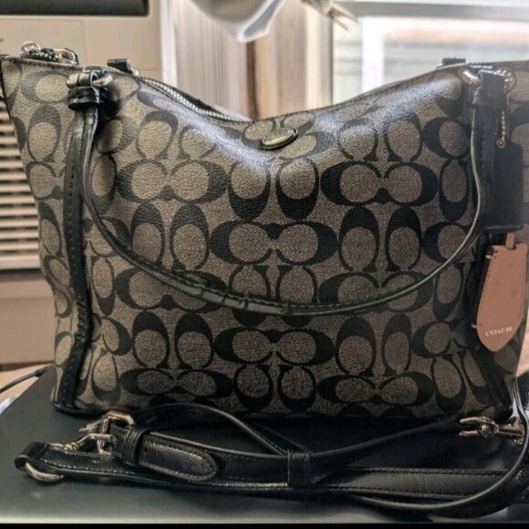 COACH PEYTON SIGNATURE EastWest CONVERTIBLE SHOULDER BAG - Picture 1 of 9